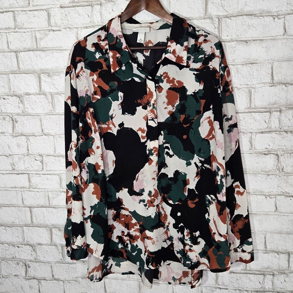 Ava & Viv printed 1/4 button down blouse